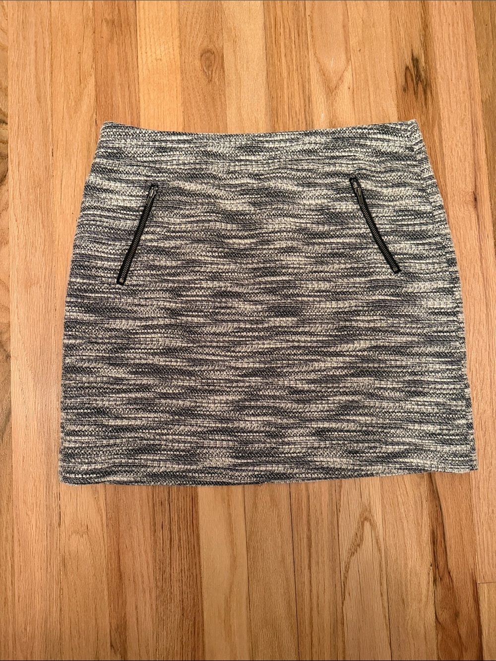 Ann Taylor Black and White Marled Knit Mini with Zipper Accents